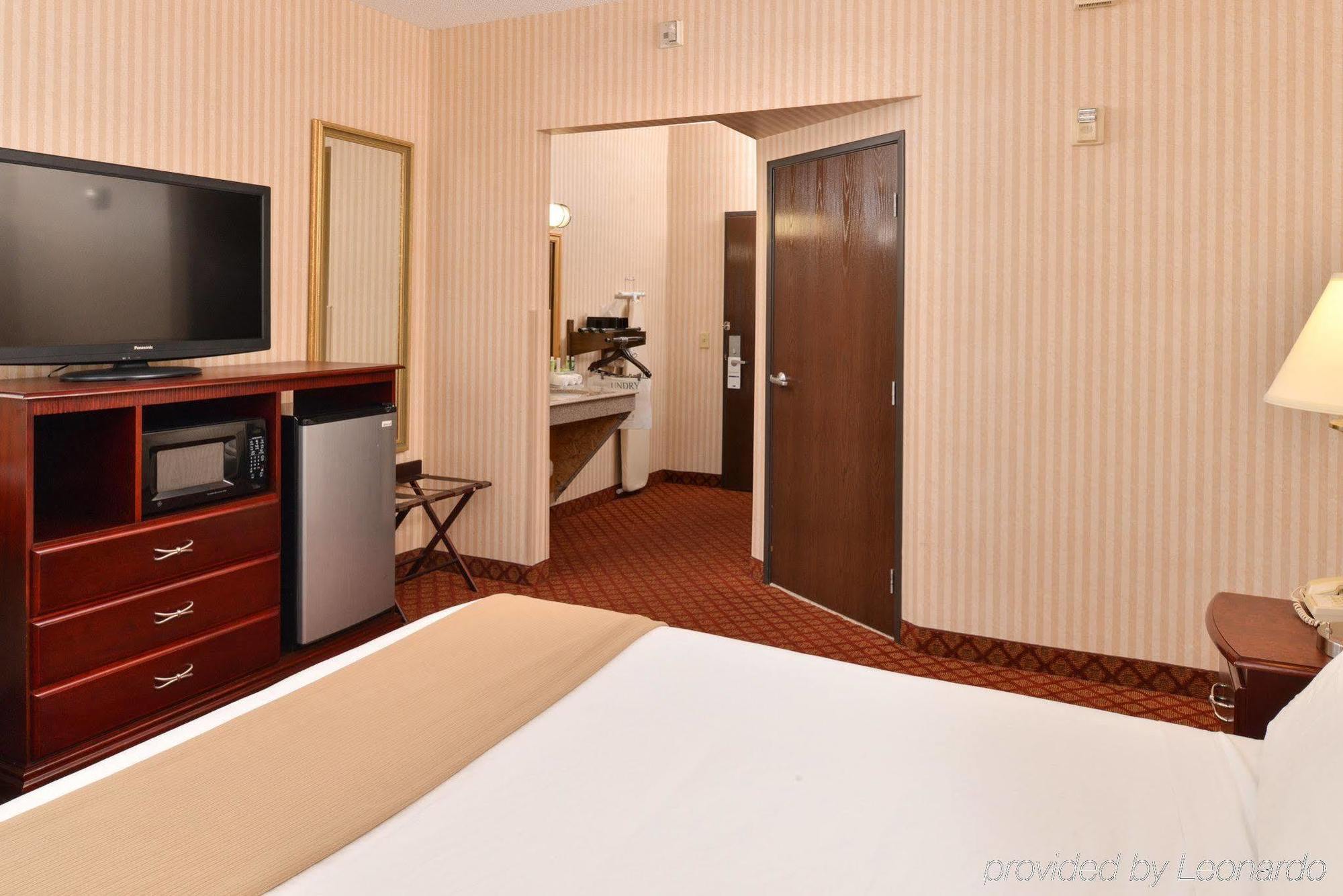 Holiday Inn Express Wixom By Ihg Exteriér fotografie