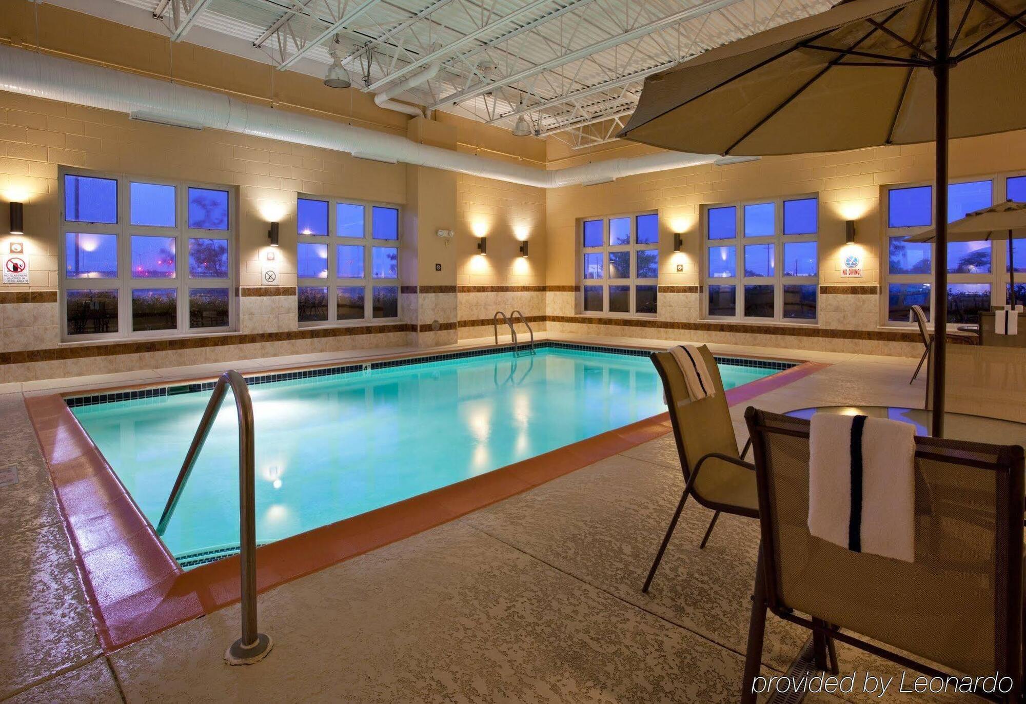 Holiday Inn Express Wixom By Ihg Exteriér fotografie